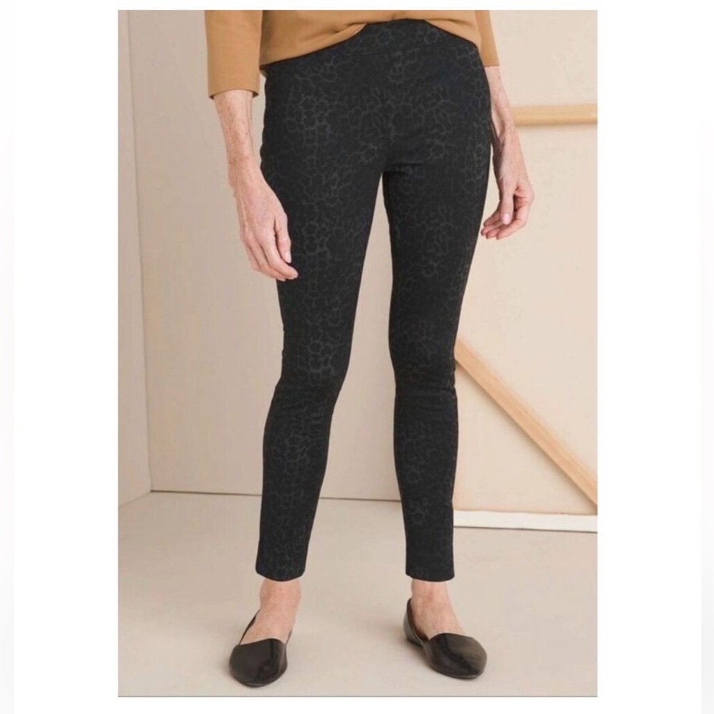 Chico's (1) Animal Print Ponte Legging Size 8 Medium Pant